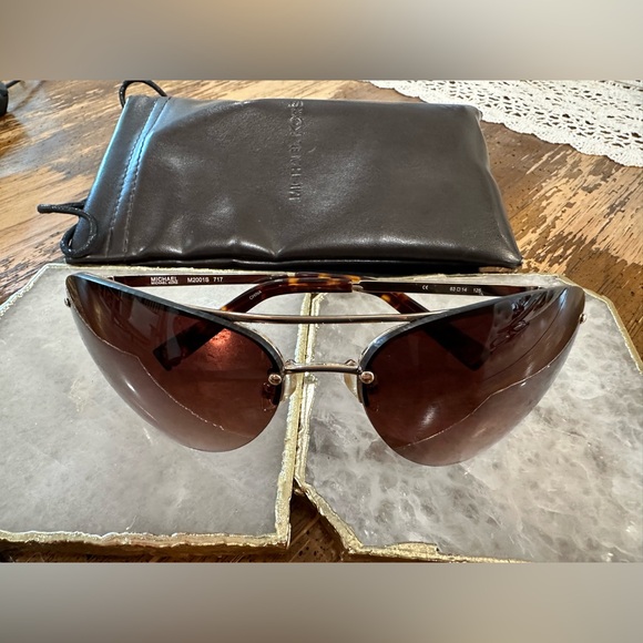 Michael Kors gold aviator sunglasses - Picture 2 of 4